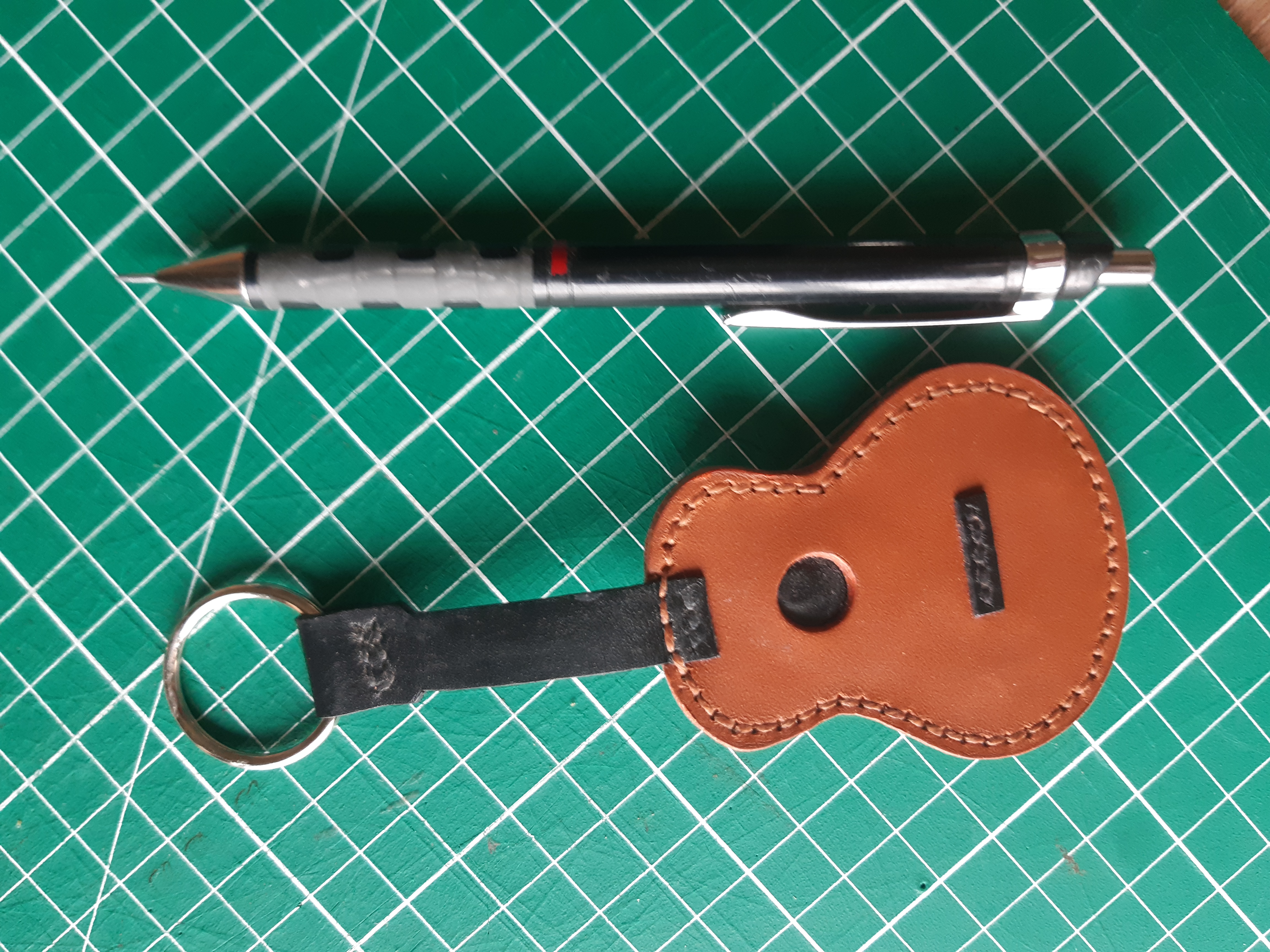 2024 Porte-clé guitare